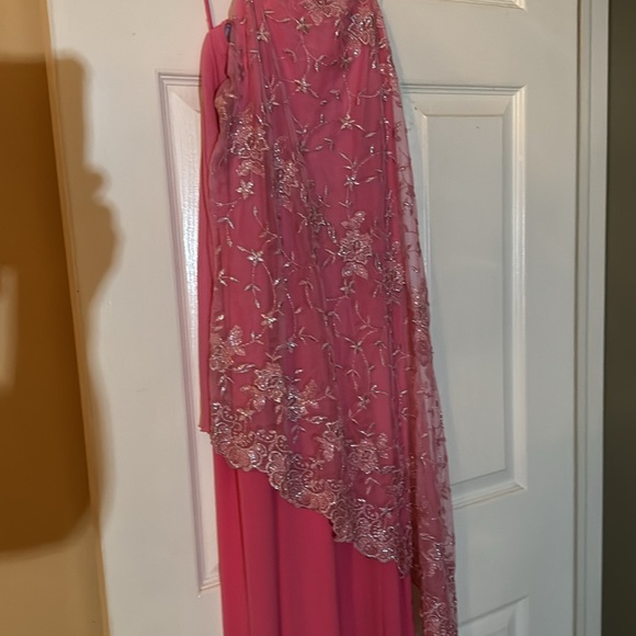 Jumpsuit. - Picture 2 of 4